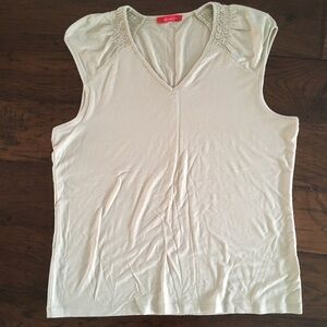 NWOT ANNE KLEIN Stretchy V-neck Top in Tan - Large